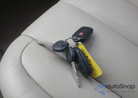 2004 Toyota Avalon Xls z USA, uszkodzony, nr VIN 4T1BF28BX4U341876